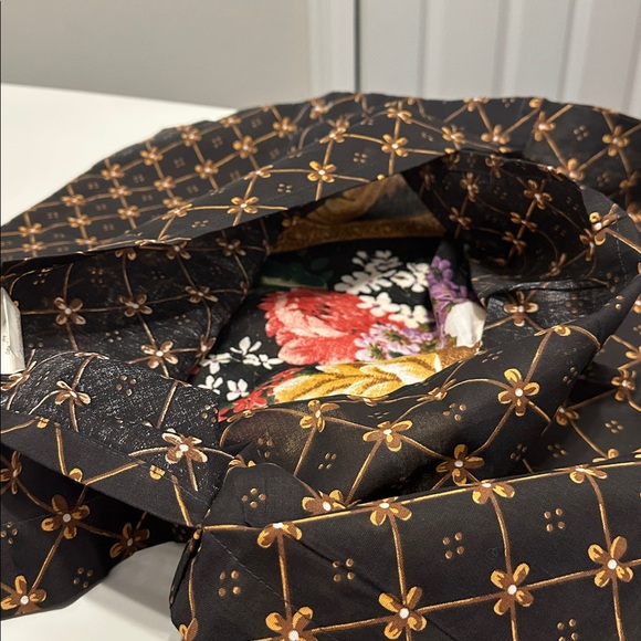 🌹One Standard size Sham cameo black and gold and floral frame design NWOT🌹 - Picture 10 of 10